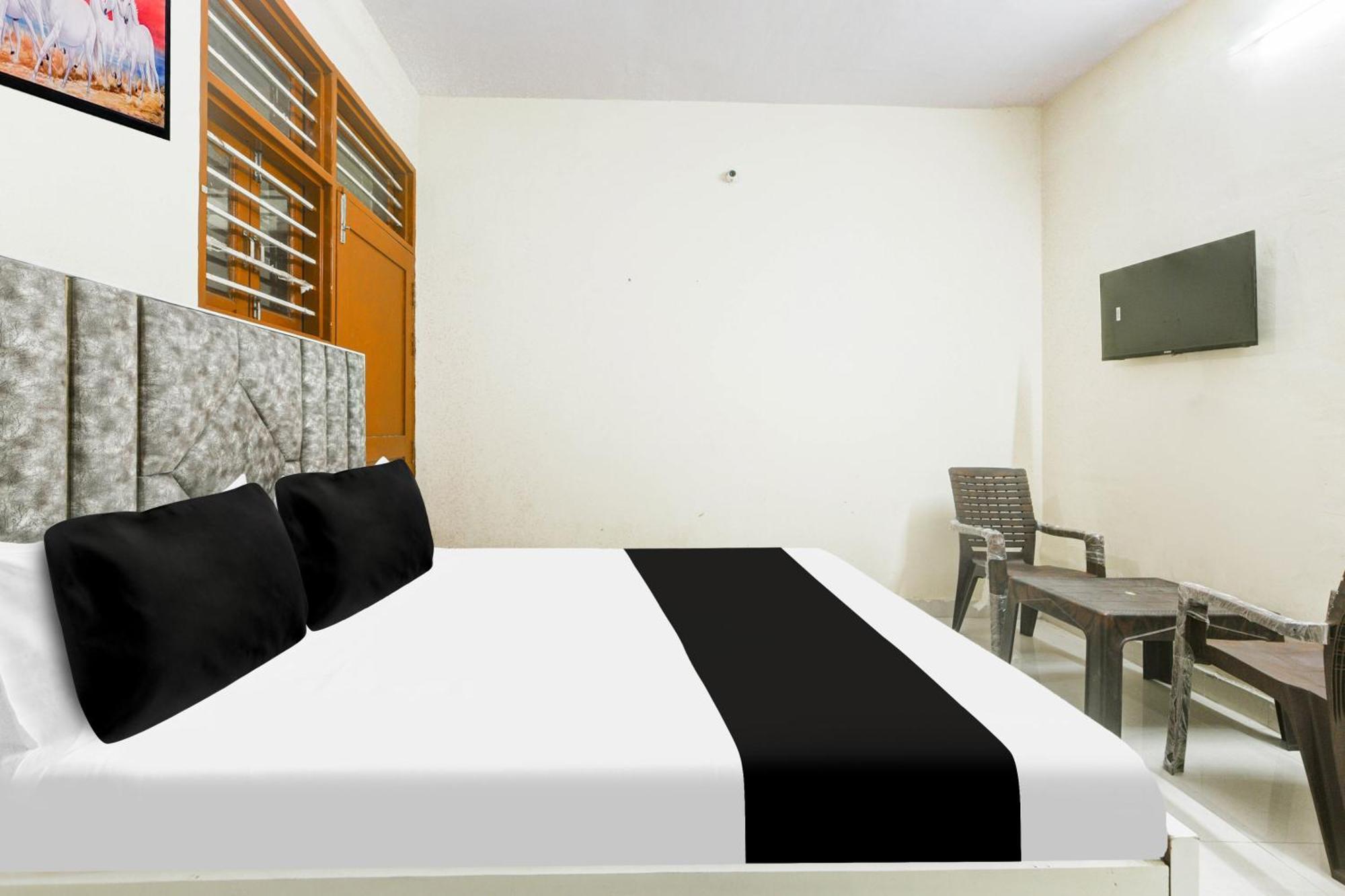 Hotel O J.D Kings Faridabad Exteriör bild